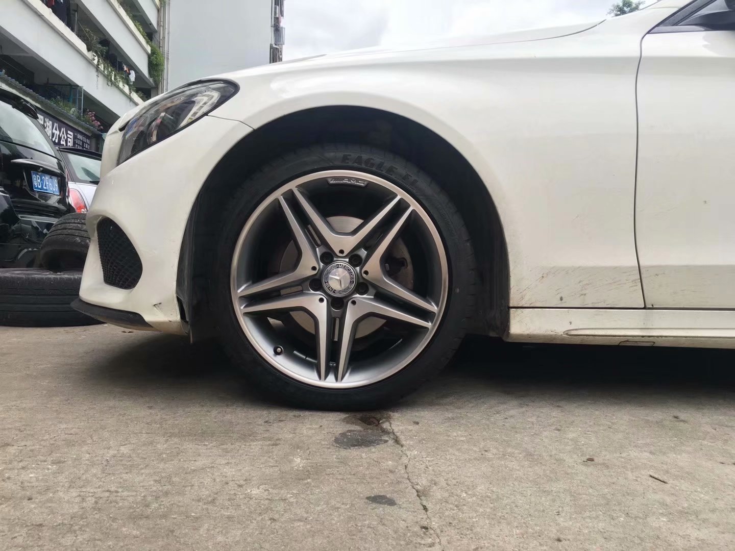 奔馳，換 原裝 AMG 18寸 完工！