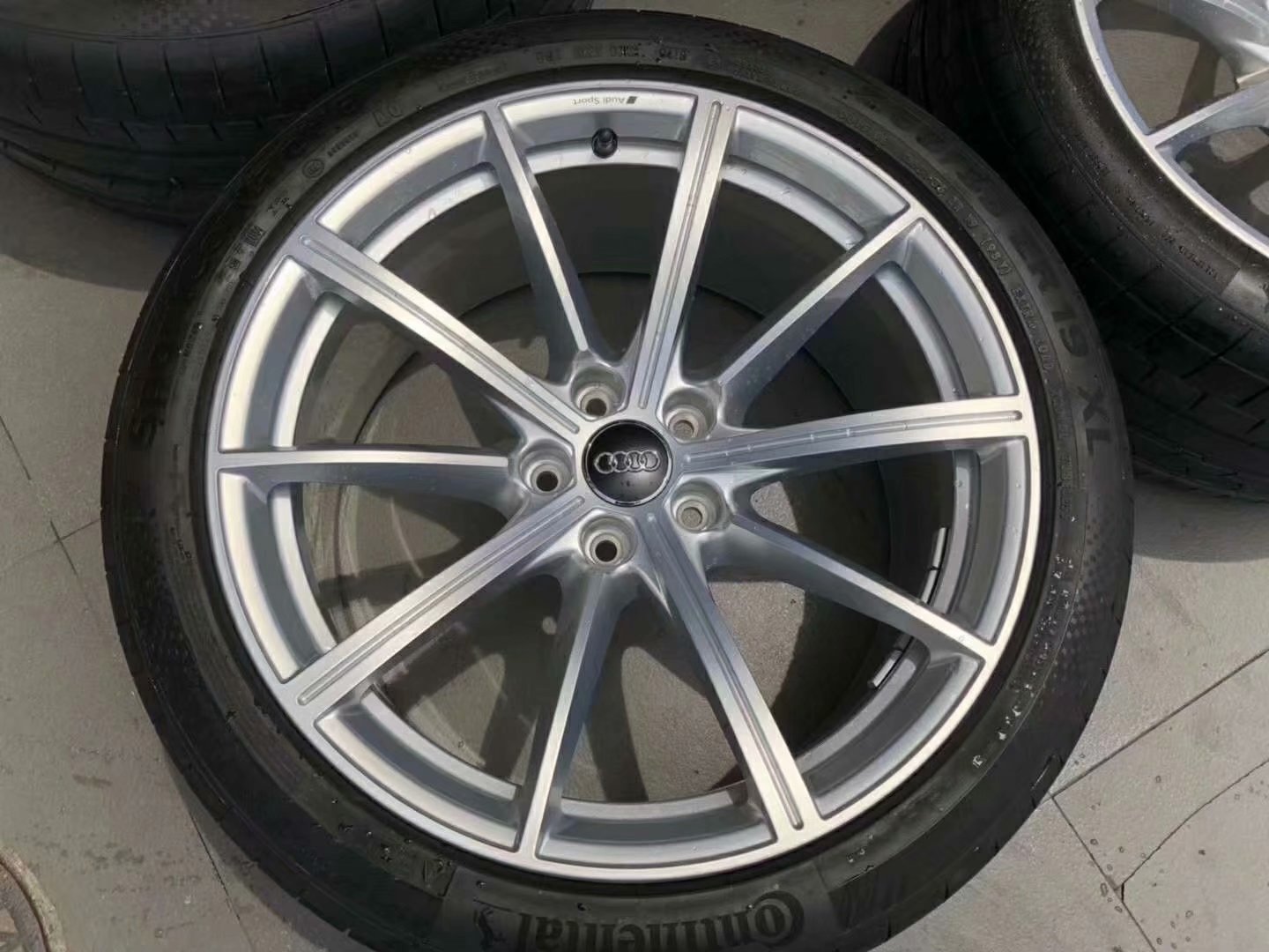 少有精品，奧迪 RS4 原廠鍛造，新車拆