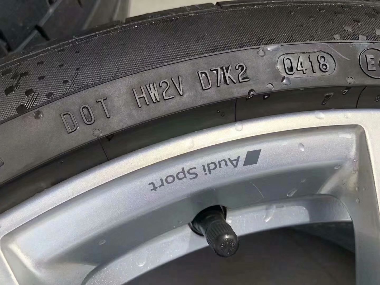 少有精品，奧迪 RS4 原廠鍛造，新車拆