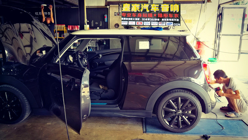 MINI cooper s 隱形車衣貼操作案例——郴州市皇家音響