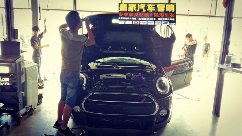 MINI cooper s 隱形車衣貼操作案例——郴州市皇家音響