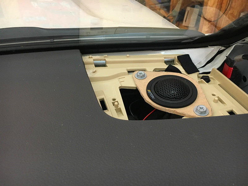 汽車音響要怎么改？唐山樂暢汽車音響豐田陸巡極具性價比的音響改裝方案！