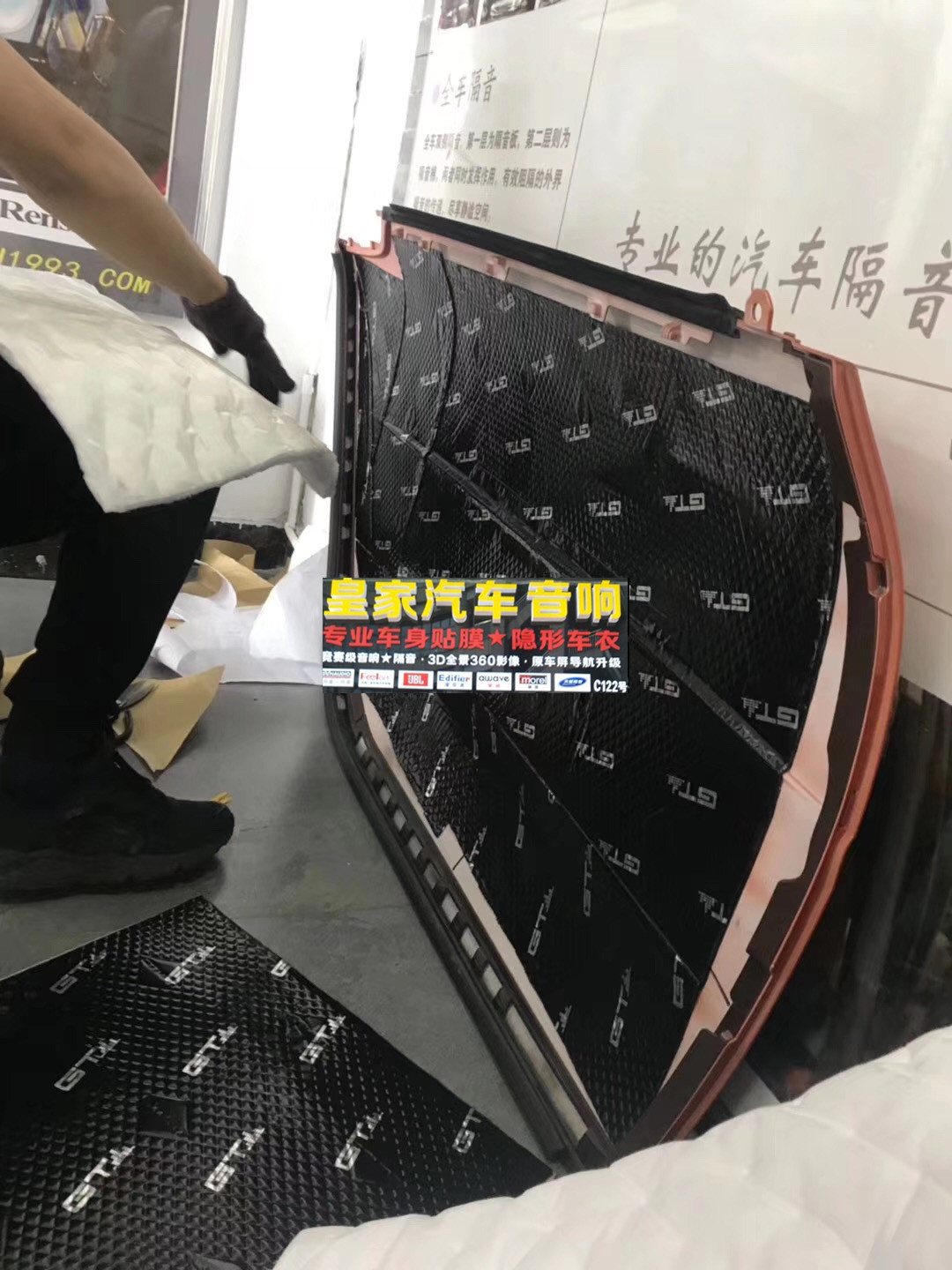 JBL音響系統(tǒng)+愛威低音——郴州市皇家音響