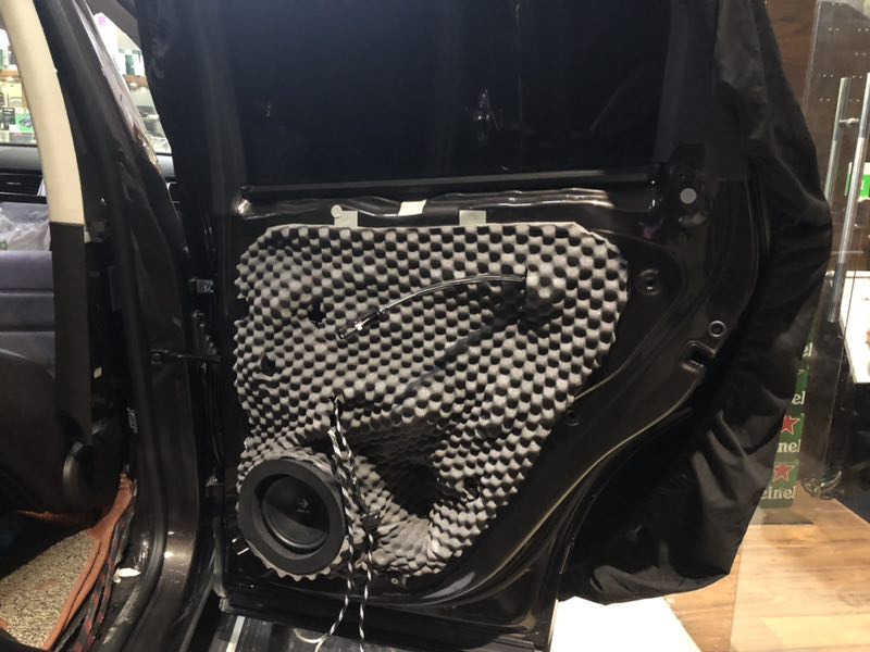 汕頭市星悅汽車音響改裝大眾途銳音響升級三分頻德國喜力仕P63C套餐量身定制極致音效