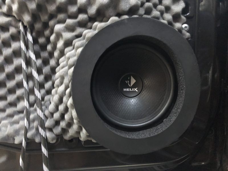 汕頭市星悅汽車音響改裝大眾途銳音響升級三分頻德國喜力仕P63C套餐量身定制極致音效