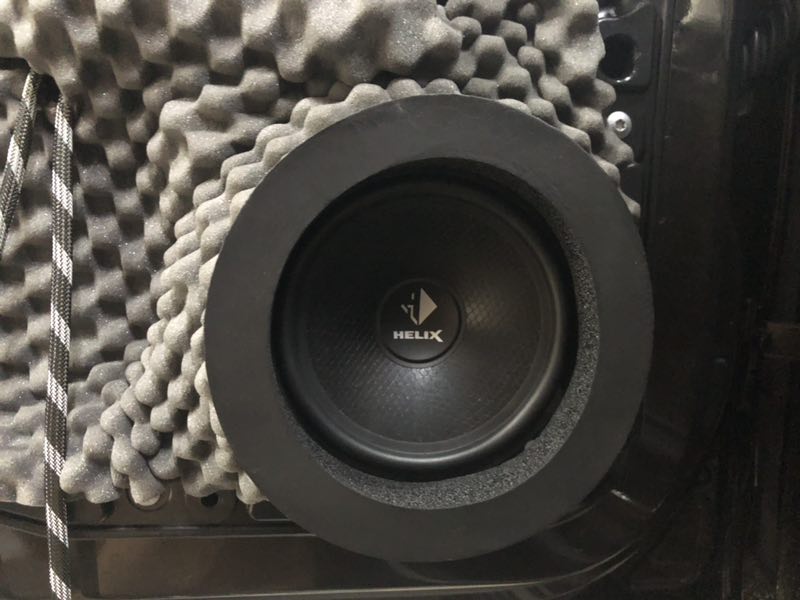 汕頭市星悅汽車音響改裝大眾途銳音響升級三分頻德國喜力仕P63C套餐量身定制極致音效