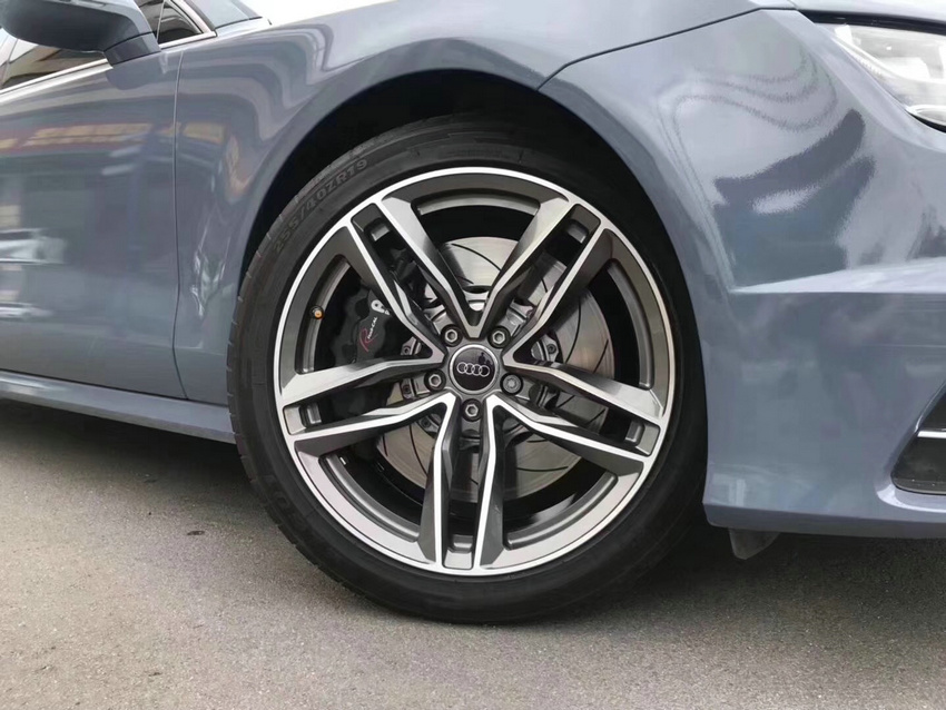成都極速輪轂 奧迪19寸的迪威特定制鍛造輪轂裝車(chē)