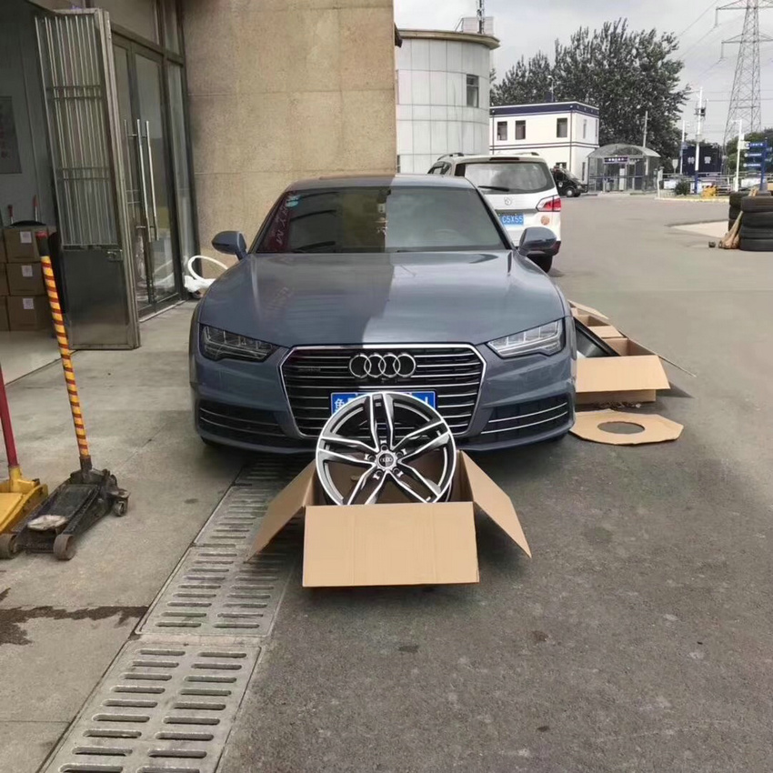 成都極速輪轂 奧迪19寸的迪威特定制鍛造輪轂裝車(chē)
