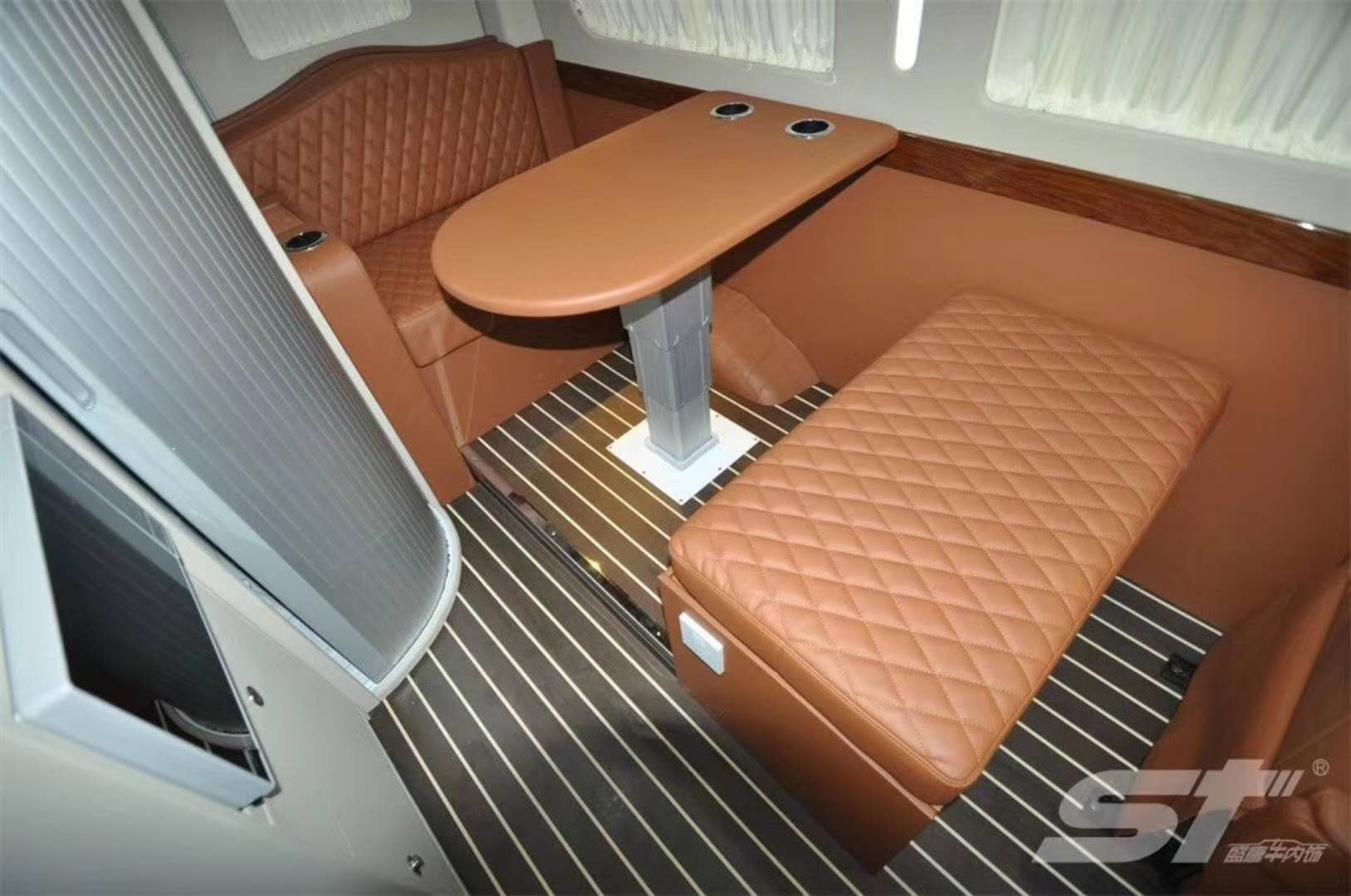 北京上汽大通V80房車個(gè)性改裝定制