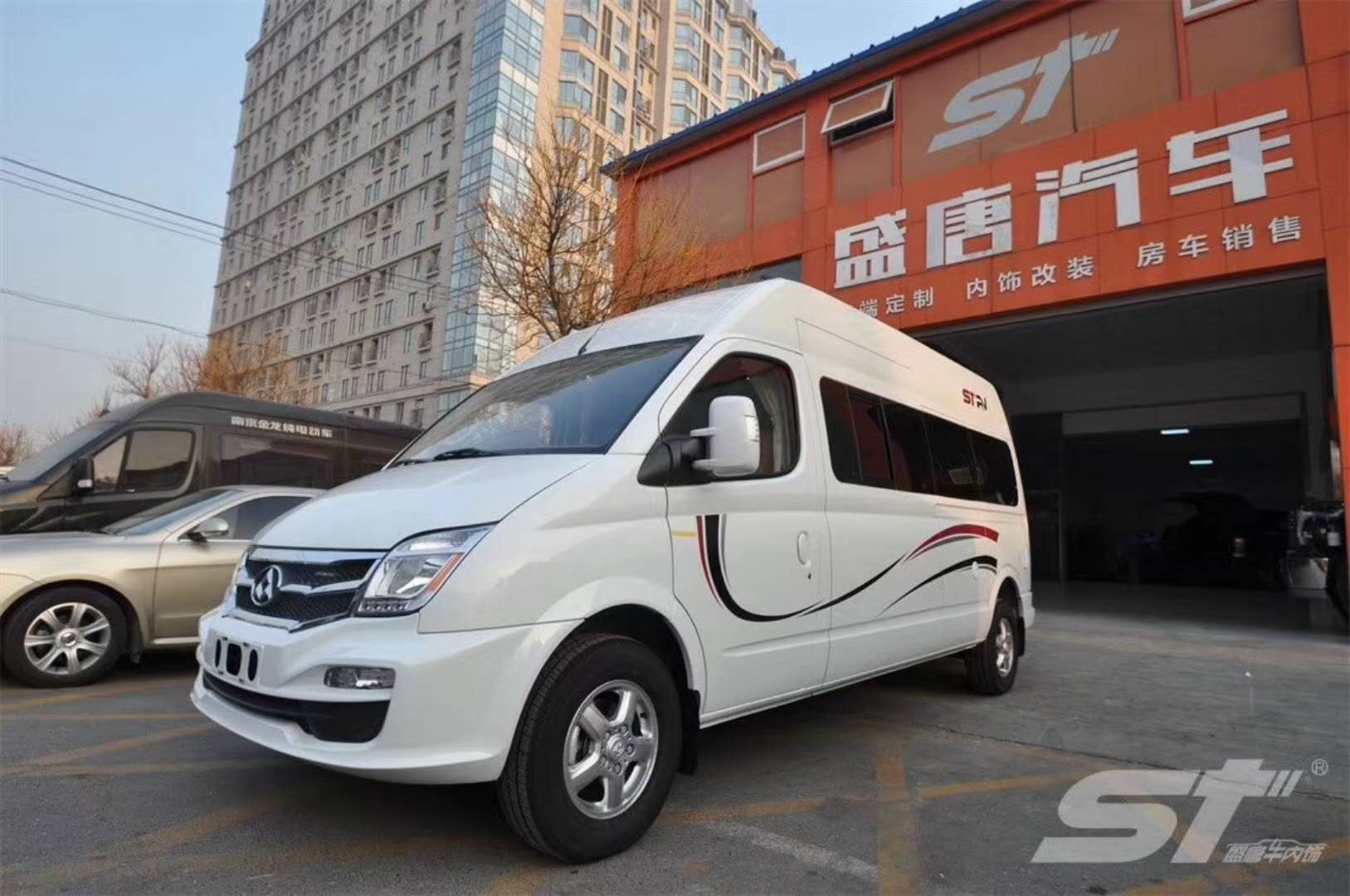 北京上汽大通V80房車個(gè)性改裝定制