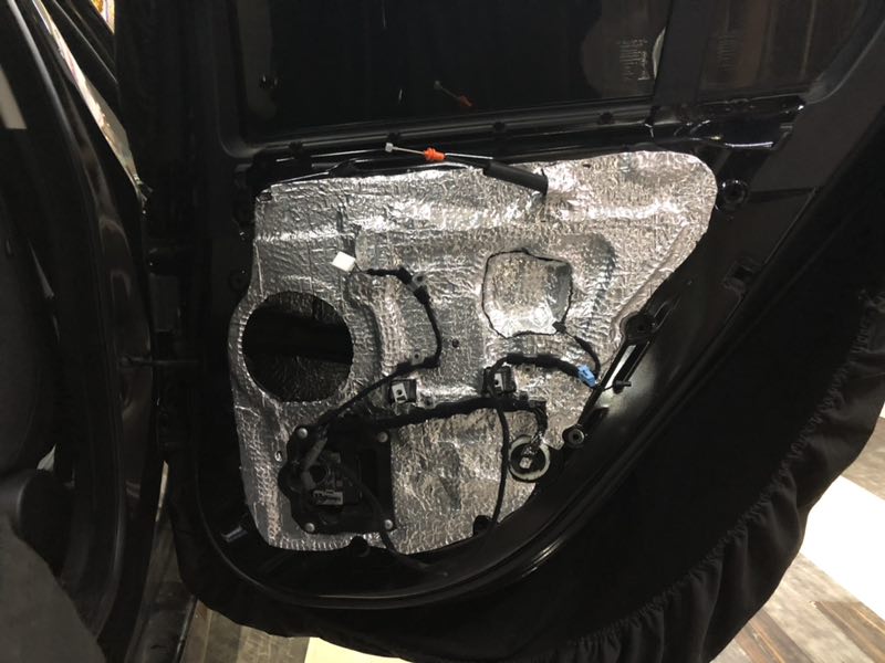 汕頭星悅汽車音響改裝捷豹XE200PS改裝德國(guó)HELIX喜力仕P63C三分頻音響STEG史泰格隔音為你演奏最美樂(lè)章