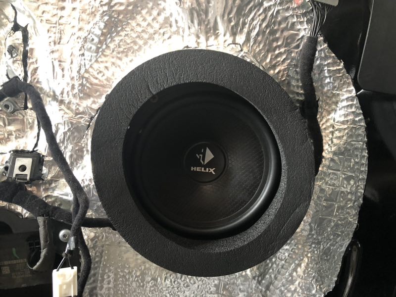 汕頭星悅汽車音響改裝捷豹XE200PS改裝德國(guó)HELIX喜力仕P63C三分頻音響STEG史泰格隔音為你演奏最美樂(lè)章