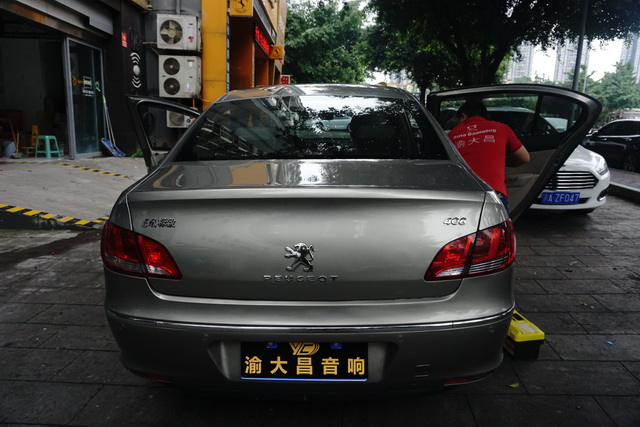 標(biāo)致408汽車音響改裝德國(guó)零點(diǎn)和美國(guó)來(lái)福喇叭功放低音-重慶渝大昌