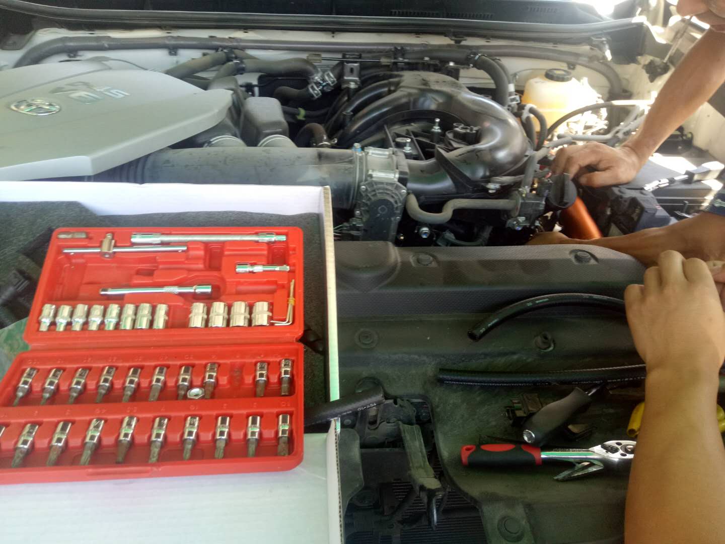 18款豐田霸道3.5 普拉多 拆掉電子油門加速器放棄機(jī)械增壓選擇加裝KCH提升動(dòng)力