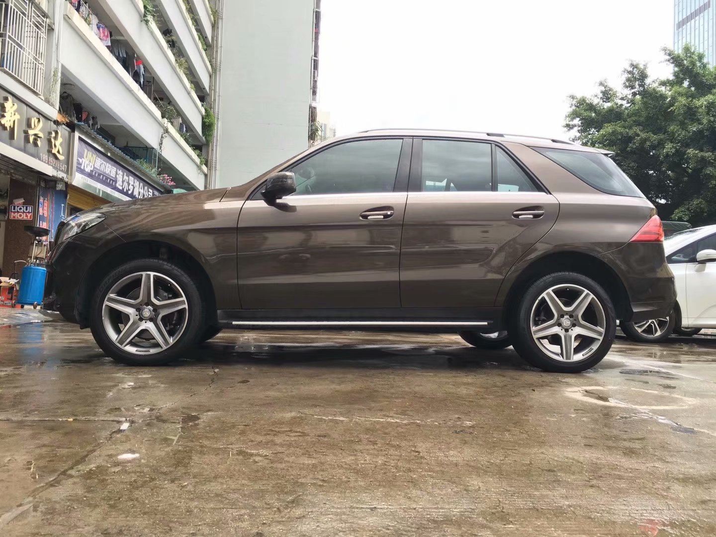 奔馳，換 原裝 AMG 20寸 ，完工！