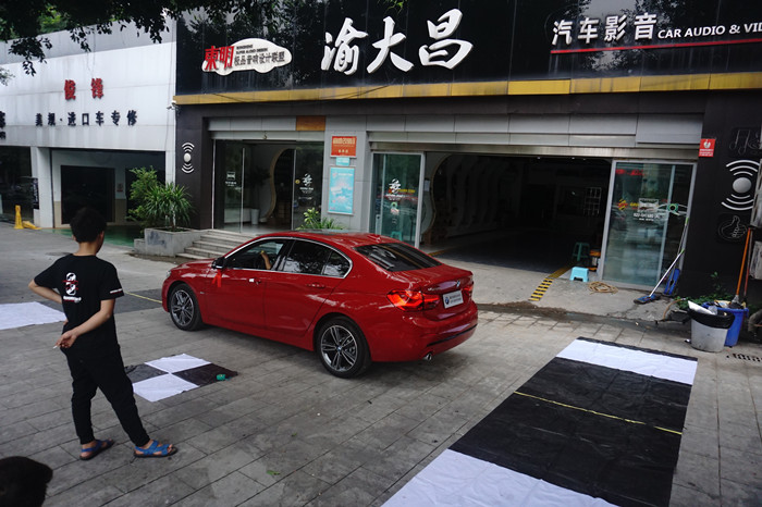18款寶馬118安裝道可視360度全景倒車行車記錄儀_重慶渝大昌音響