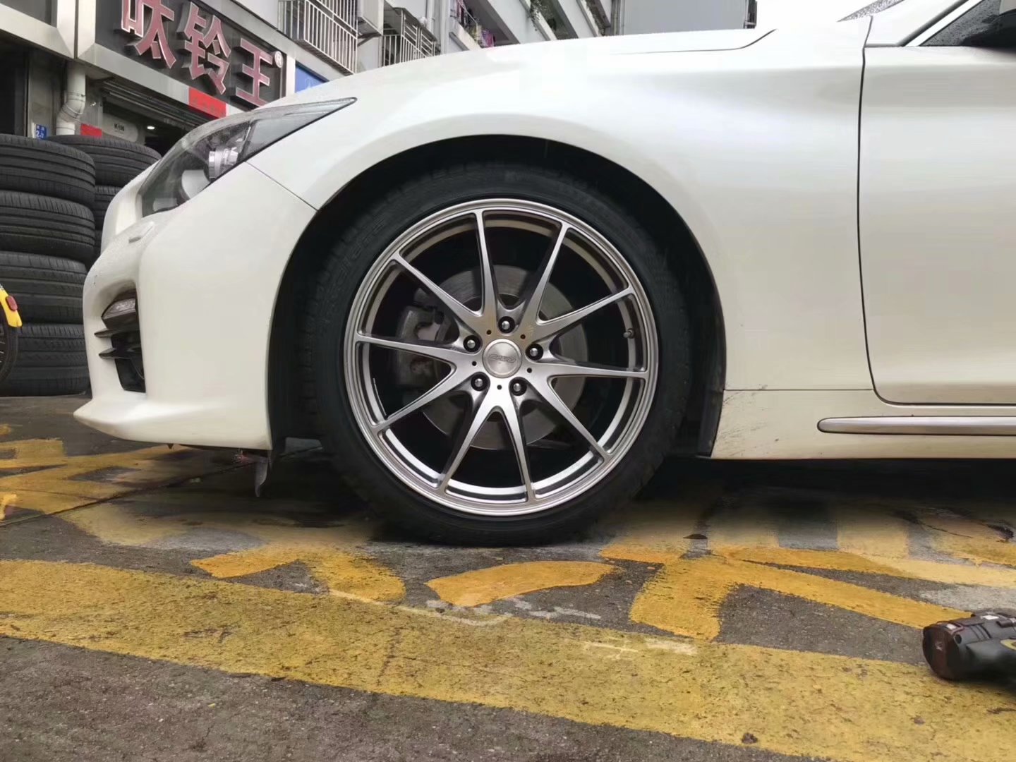 英菲尼迪 Q50 ，換 RAYS G25 完工！