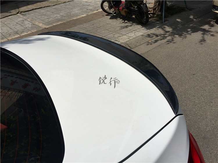 成都銳行寶馬330改裝M3款大包圍碳纖維后唇尾翼雷鳥(niǎo)尾段排氣