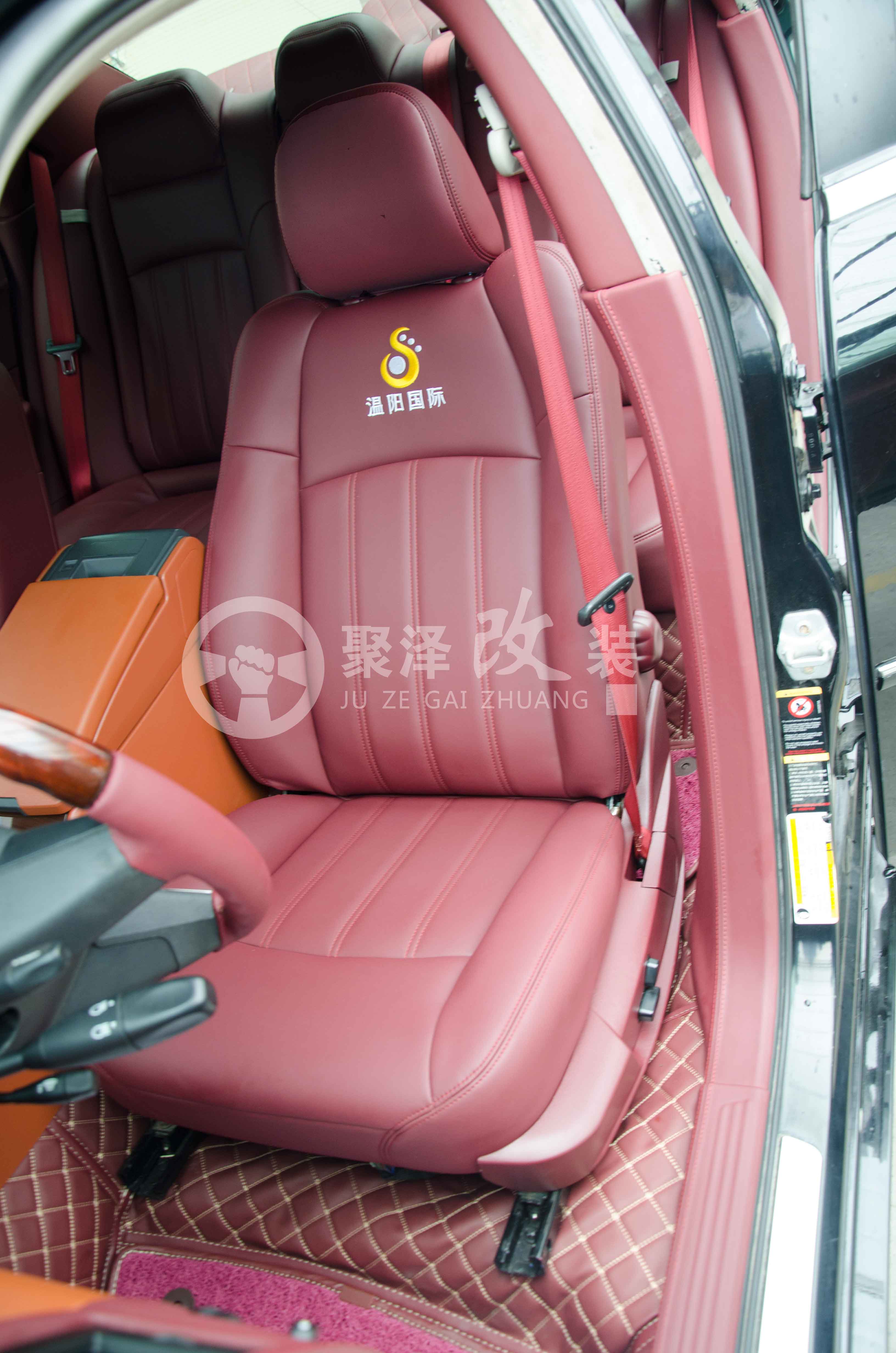 克萊斯勒內(nèi)飾翻新