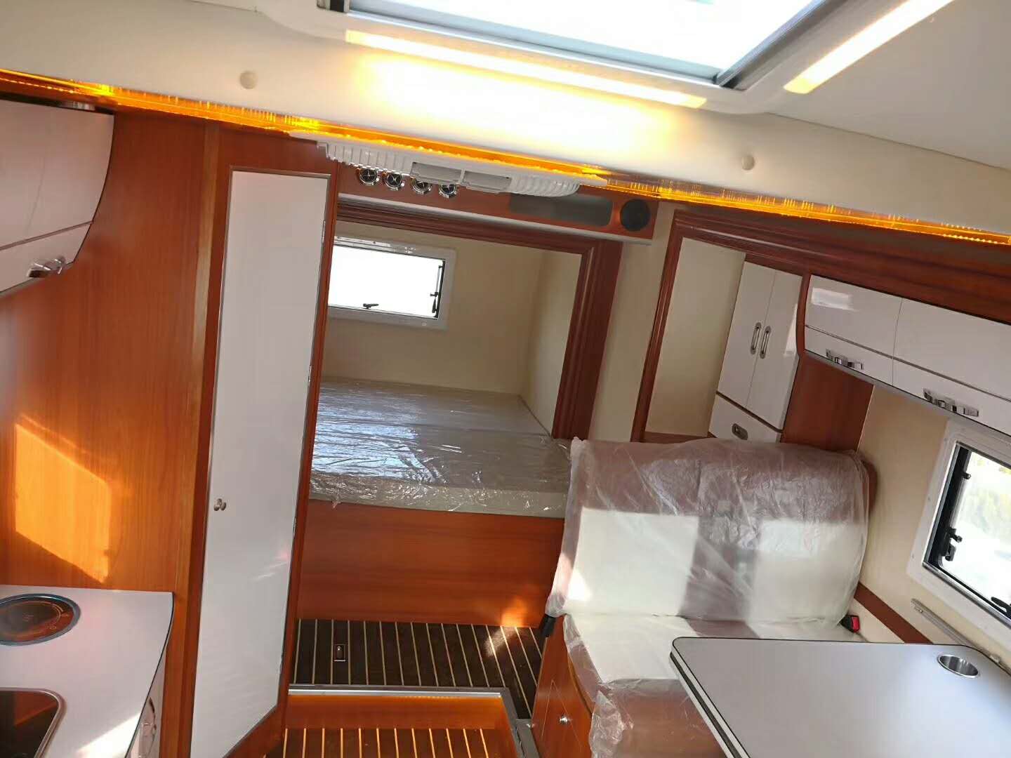 依維柯雙拓展房車