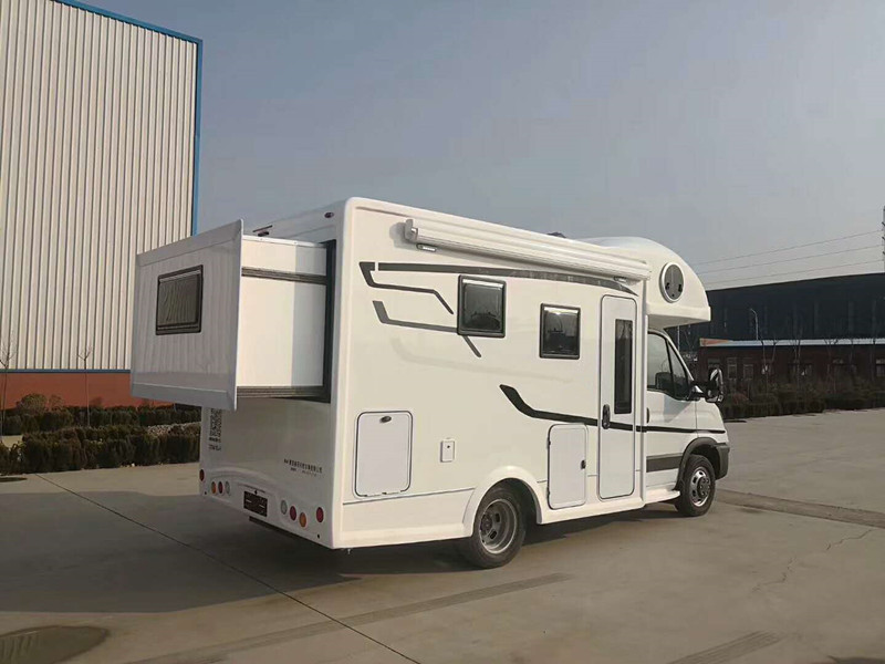依維柯雙拓展房車