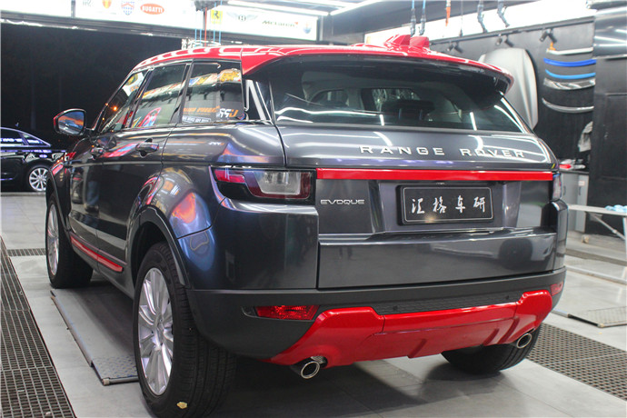 長沙汽車改色貼膜施工實體店路虎車身進口禿鷹深灰改色膜
