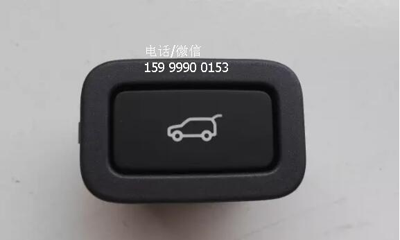 路虎攬勝行政版加裝電動(dòng)尾門(mén)，豪車就該有這樣的霸氣