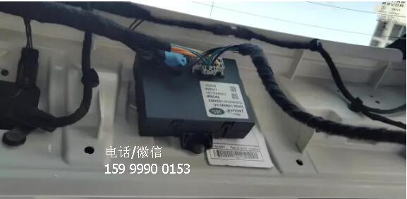 路虎攬勝行政版加裝電動(dòng)尾門(mén)，豪車就該有這樣的霸氣