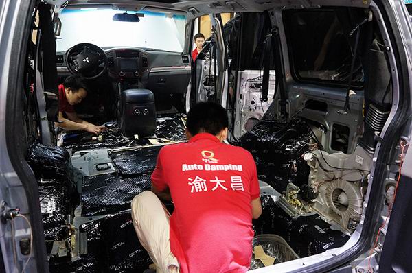 重慶渝大昌汽車音響改裝案例之三菱帕杰羅V93音響改裝史泰格和全車隔音