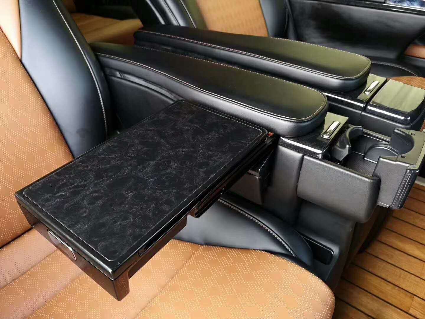 奔馳V250商務(wù)車改裝