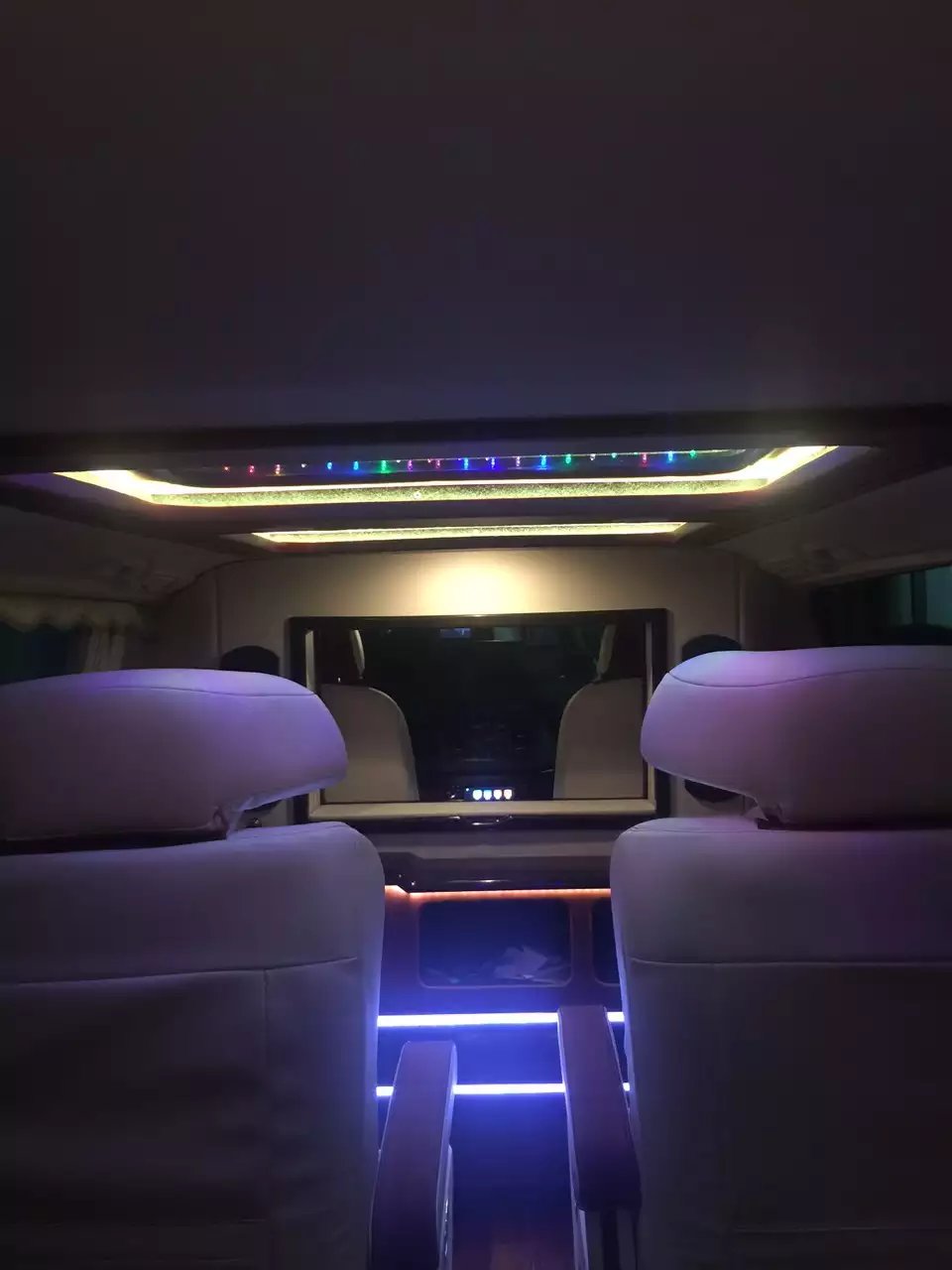 唯雅諾航空座椅實(shí)木村板改裝