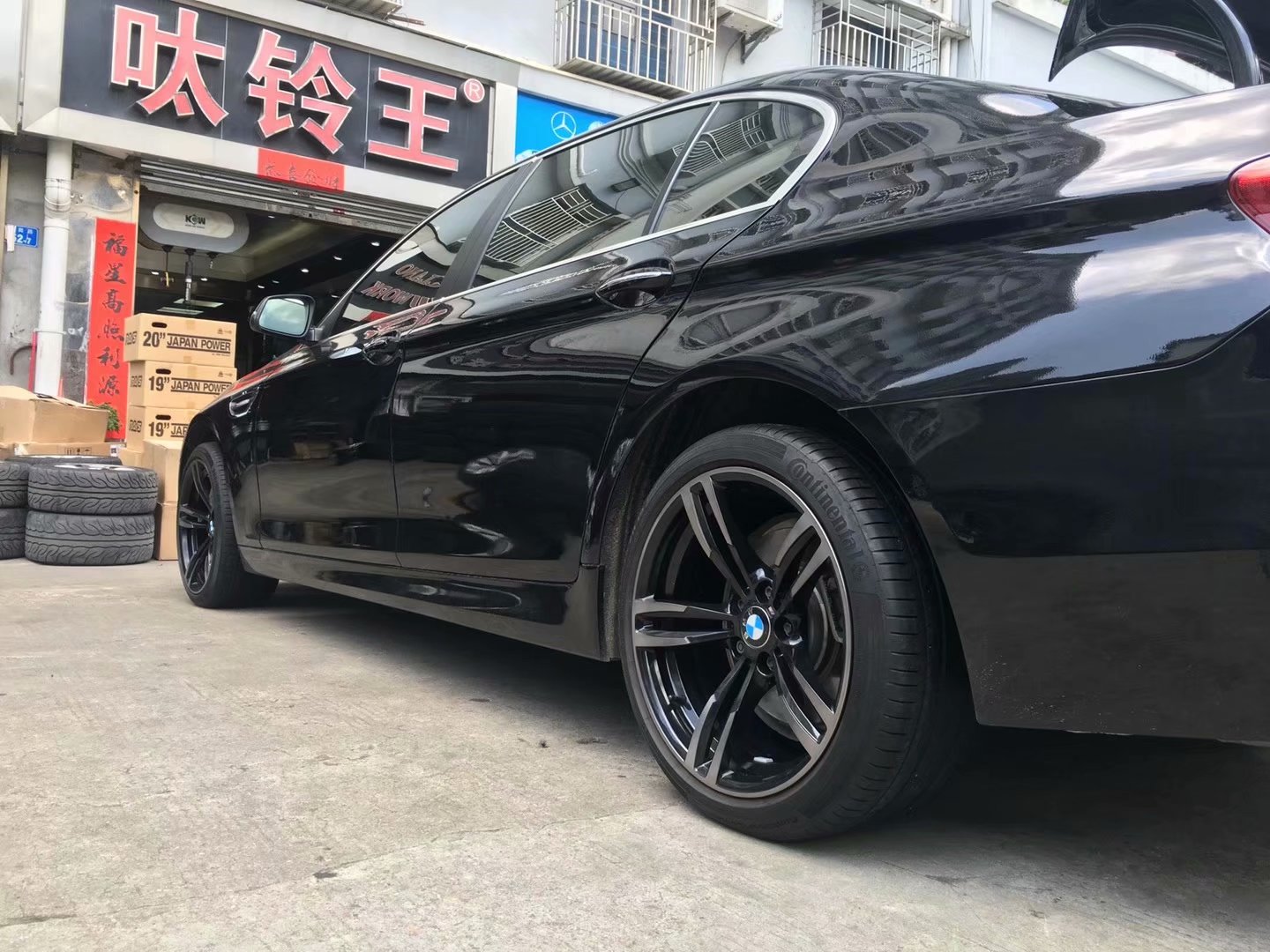 寶馬，換 原裝 鍛造 19寸 完工！