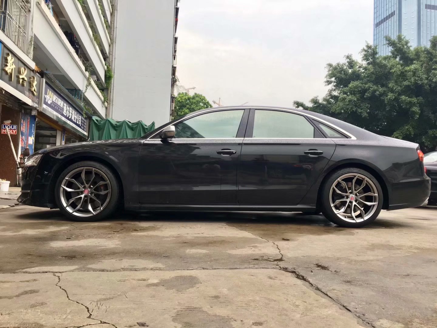 奧迪S8 ，換 私人定制鍛造 20寸 完工！
