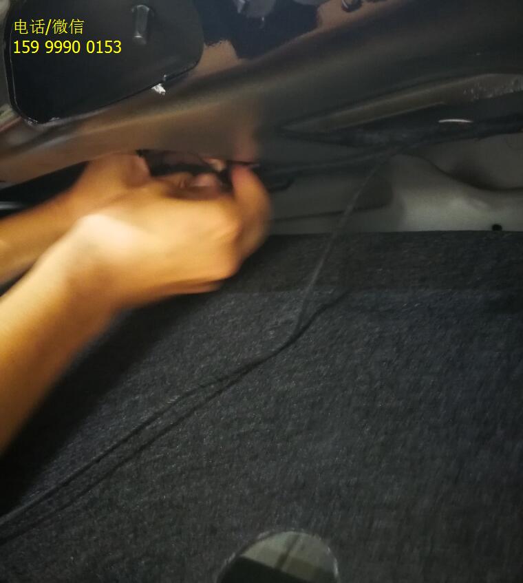 奔馳E級(jí)加裝電動(dòng)尾門(mén)，開(kāi)門(mén)只需輕輕一按就搞定