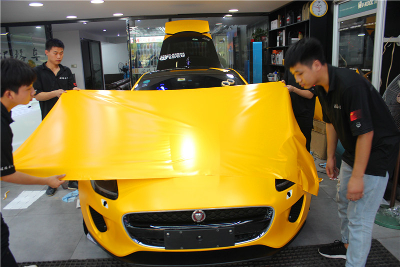 長沙車身改色貼膜實(shí)體店捷豹F-TYPE施工禿鷹電光金屬大黃蜂進(jìn)口改色膜