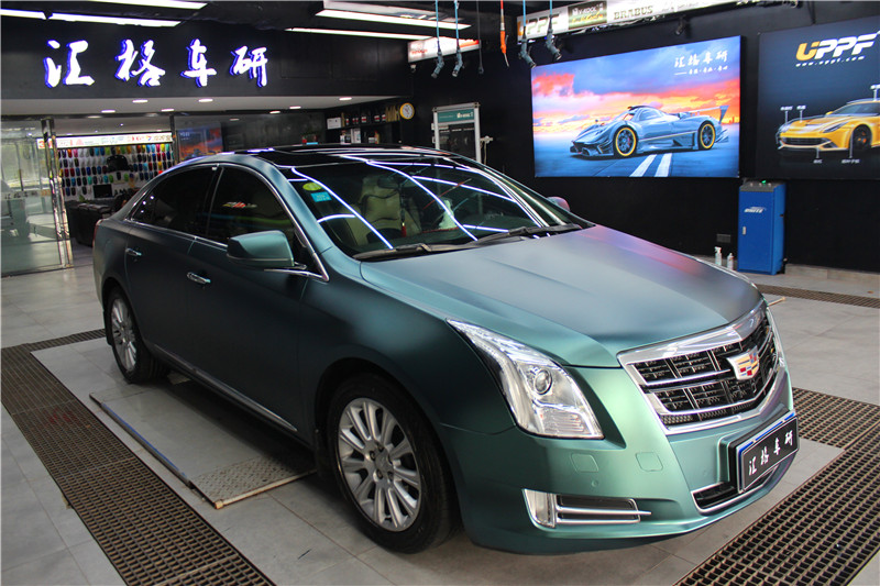 長沙汽車改色貼膜實體店凱迪拉克XTS全車施工電光寶石綠美國進口禿鷹改色膜