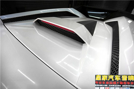 蘭博基尼LP640-4全車(chē)車(chē)身改色貼膜德國(guó)PWF意大利白——郴州市皇家音響