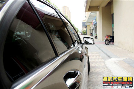 奔馳C300全車車身改色貼膜電鍍鎢鋼——郴州市皇家音響
