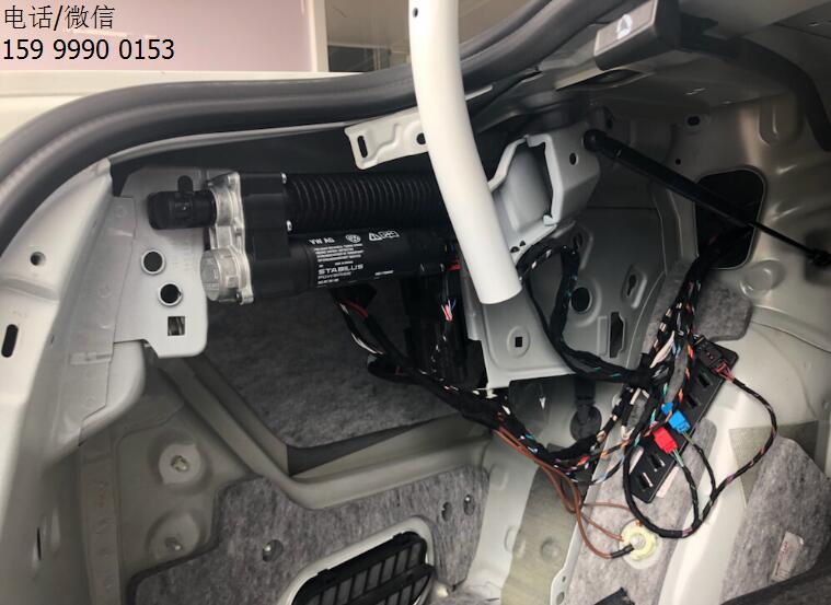 大眾邁騰加裝電動(dòng)尾門(mén)，原來(lái)電吸關(guān)門(mén)這么溫柔！