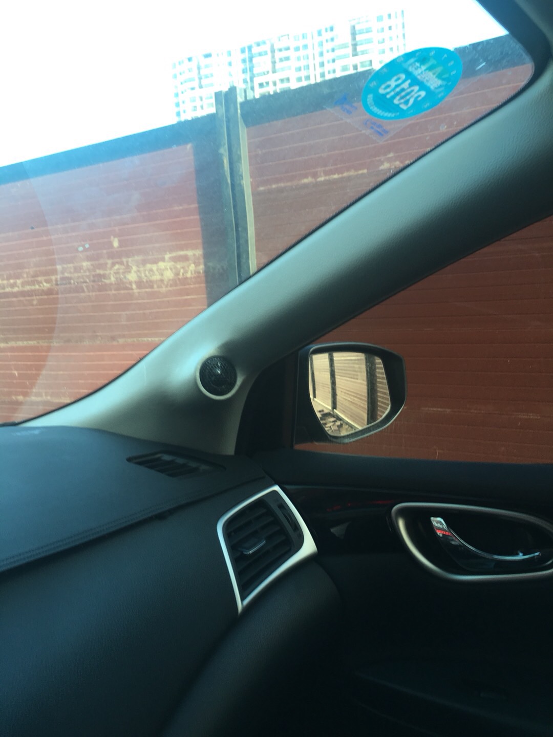 汕頭市星悅汽車音響日產(chǎn)軒逸升級四門隔音全車音響改裝意大利赫茲A柱倒模超薄低音炮改裝案例
