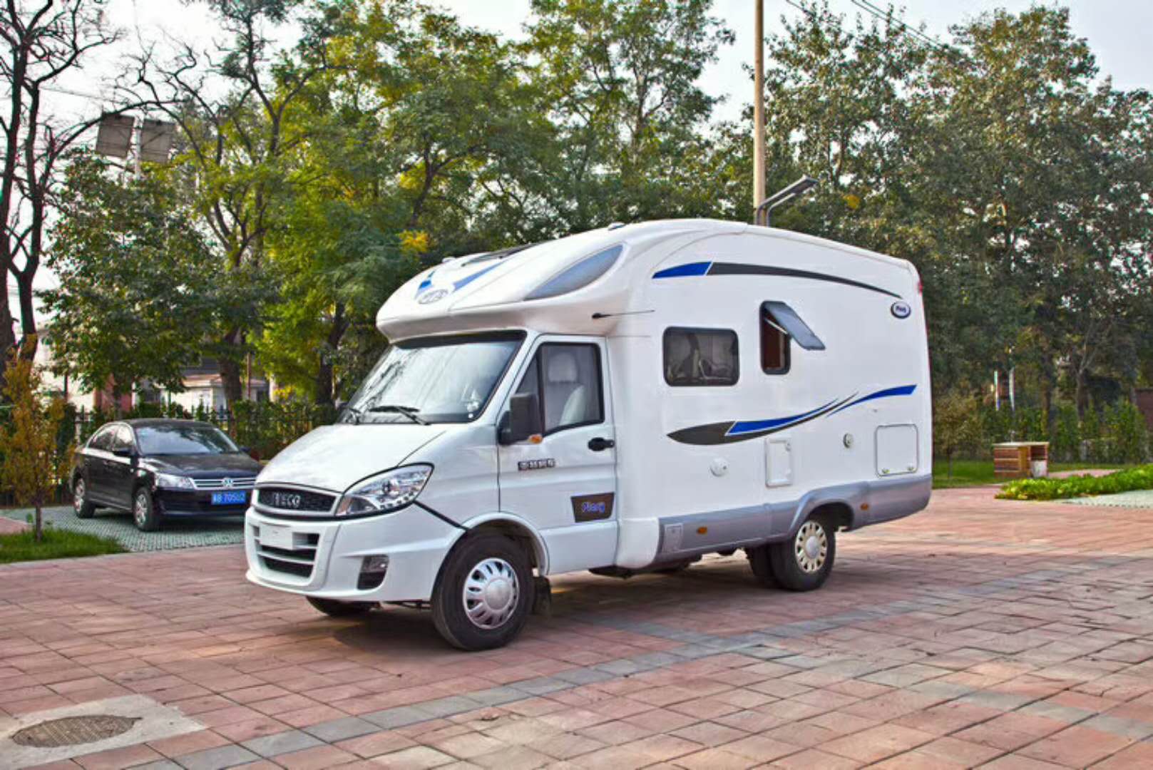 依維柯小額頭房車