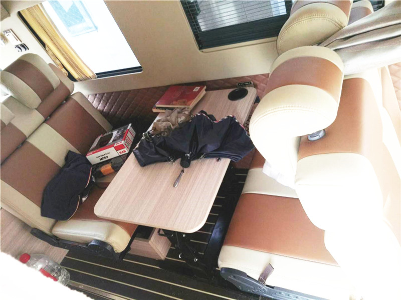 東風(fēng)御風(fēng)長(zhǎng)軸高頂房車