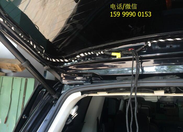 大眾夏朗加裝電動尾門，輕松一按，尾門安靜地開啟