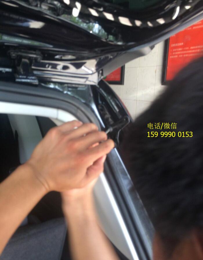 大眾夏朗加裝電動尾門，輕松一按，尾門安靜地開啟
