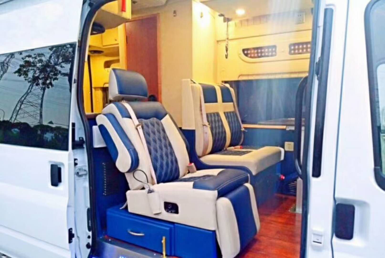 福特全順長軸高頂房車