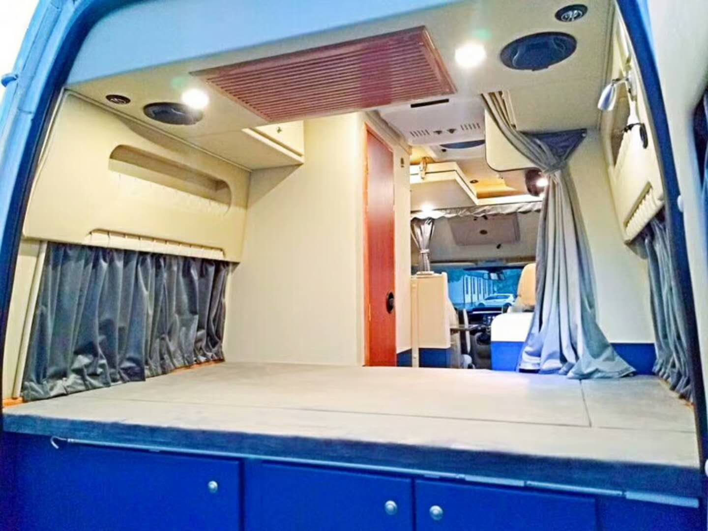 福特全順長軸高頂房車