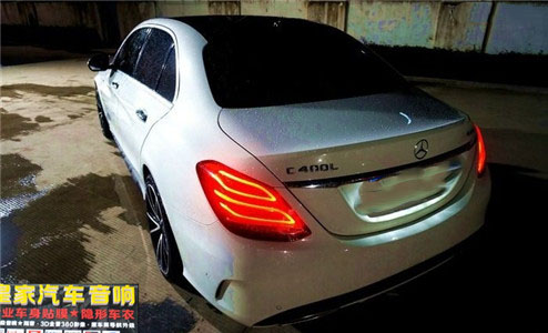 全車氛圍燈很絢麗 奔馳C級實拍夜景分享——郴州市皇家音響