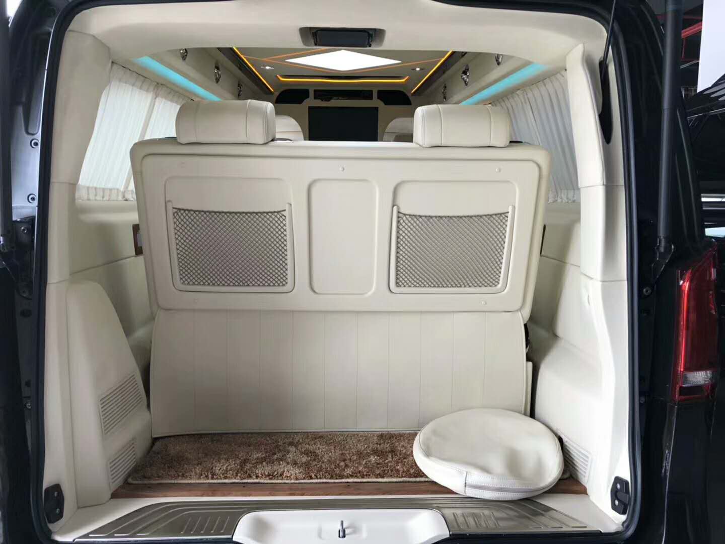 奔馳商務(wù)車(chē)V250內(nèi)飾改裝