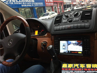 奔馳威霆安裝億車安360度全景行車記錄儀——郴州市皇家音響