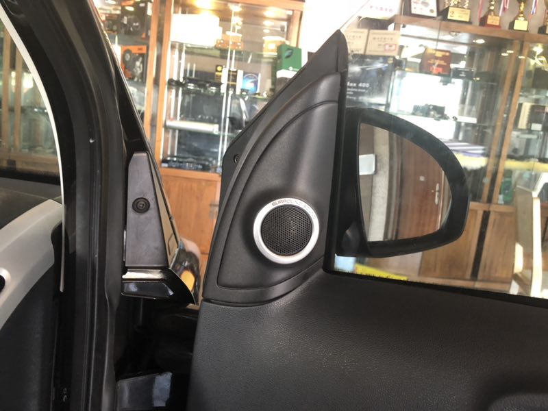 追求品質(zhì)奔馳SMART汽車音響改裝FOCAL勁浪音響四門隔音踏入音樂世界不一樣的聲音汕頭市星悅汽車音響改裝